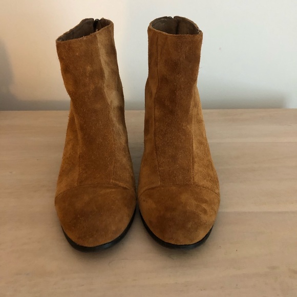 Vince Camuto Graysen Suede Ankle boots - Picture 4 of 8